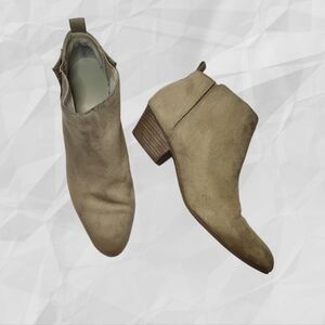 Old Navy Booties Tan 9